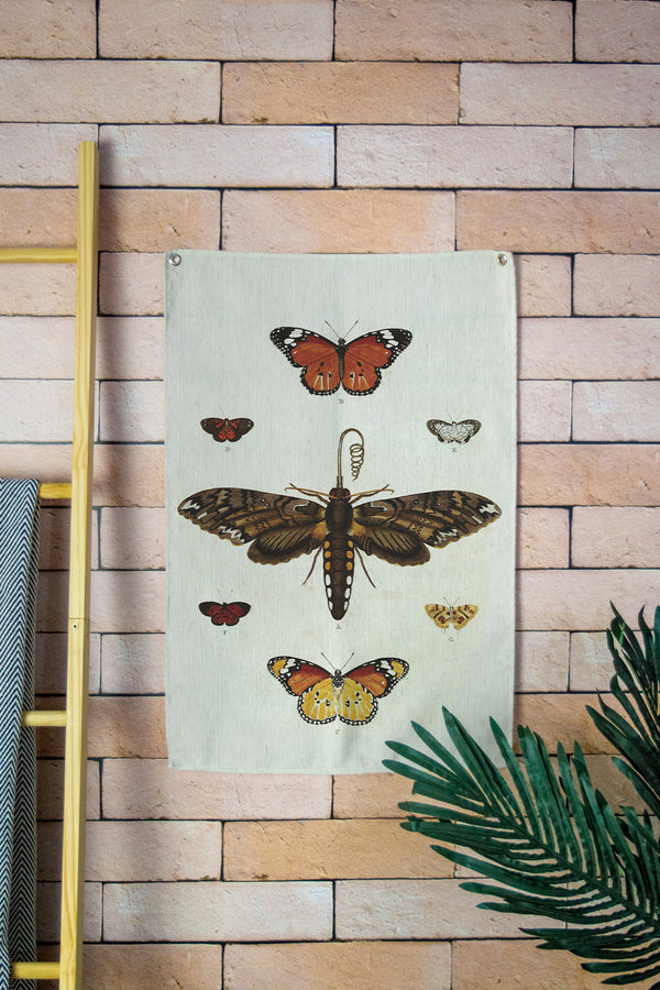 Tapestry Wall Banner Voando c/ Ilhóis 45 x 60cm